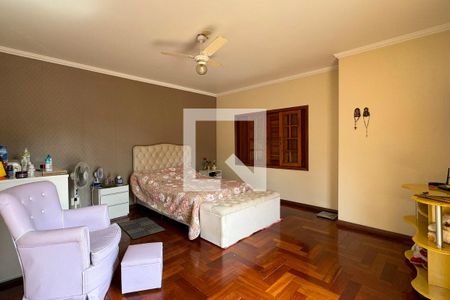 Casa de condomínio à venda com 465m², 4 quartos e 6 vagasSuíte 1