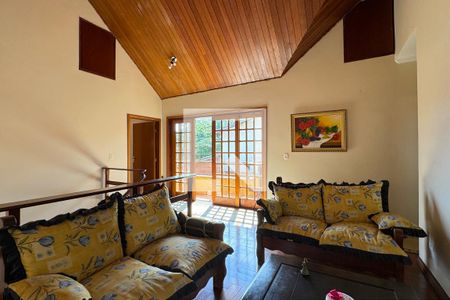 Casa de condomínio à venda com 465m², 4 quartos e 6 vagasHall