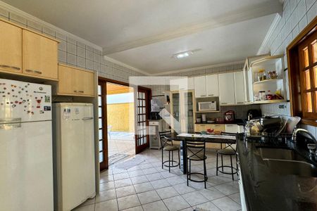Casa de condomínio à venda com 465m², 4 quartos e 6 vagasCozinha