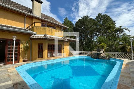 Casa de condomínio à venda com 465m², 4 quartos e 6 vagasPiscina