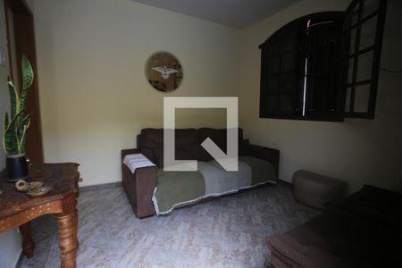 Sala de casa para alugar com 2 quartos, 154m² em Santo Andre, Belo Horizonte