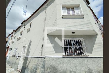 Casa à venda com 140m², 3 quartos e 1 vaga Casa à venda com 140m², 3 quartos e 1 vagaFachada