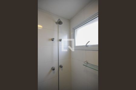 Apartamento para alugar com 77m², 3 quartos e 2 vagasChuveiro do Banheiro da Suíte