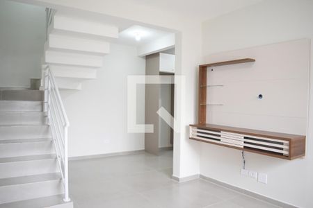 Sala de casa de condomínio para alugar com 3 quartos, 125m² em Xaxim, Curitiba