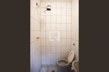 Banheiro de kitnet/studio para alugar com 1 quarto, 25m² em Jardim Guanca, São Paulo