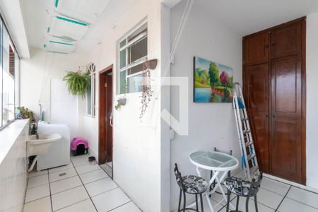 Apartamento à venda com 120m², 4 quartos e 2 vagasLavanderia 