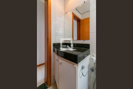 Banheiro de apartamento para alugar com 1 quarto, 39m² em Nova Granada, Belo Horizonte