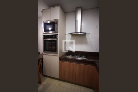 Casa à venda com 288m², 6 quartos e 3 vagasCozinha