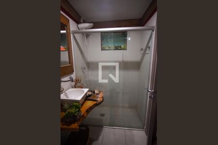 Casa à venda com 288m², 6 quartos e 3 vagasBanheiro 4