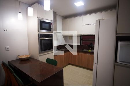 Casa à venda com 288m², 6 quartos e 3 vagasCozinha