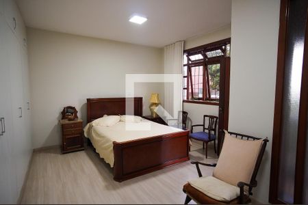 Casa à venda com 288m², 6 quartos e 3 vagasQuarto 5