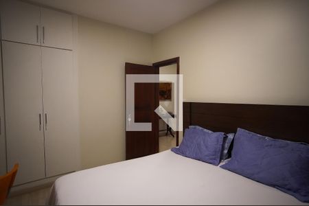 Casa à venda com 288m², 6 quartos e 3 vagasQuarto 2