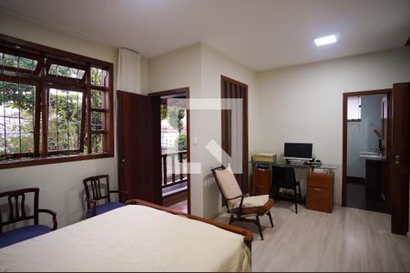 Casa à venda com 288m², 6 quartos e 3 vagasQuarto 5