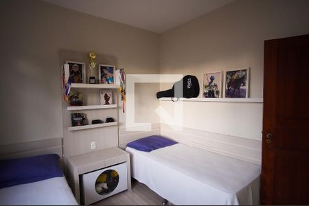 Casa à venda com 288m², 6 quartos e 3 vagasQuarto 4