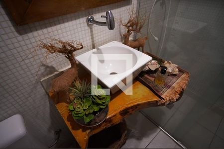 Casa à venda com 288m², 6 quartos e 3 vagasBanheiro 4