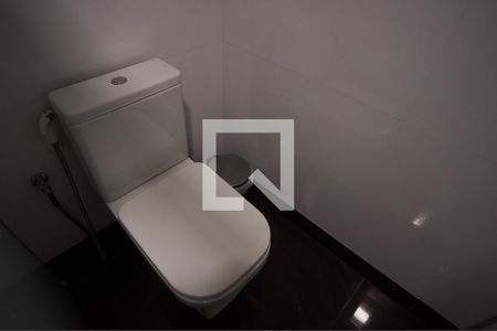 Casa à venda com 288m², 6 quartos e 3 vagasBanheiro do Quarto 5