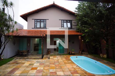 Casa à venda com 288m², 6 quartos e 3 vagasQuintal