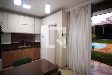 Casa à venda com 288m², 6 quartos e 3 vagasCozinha