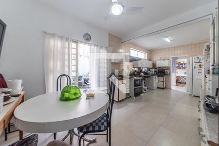 Cozinha de casa à venda com 5 quartos, 304m² em Vila Santo Estefano, São Paulo