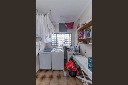 Lavanderia de casa à venda com 5 quartos, 304m² em Vila Santo Estefano, São Paulo