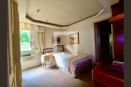 Casa à venda com 1500m², 6 quartos e 8 vagasSuíte