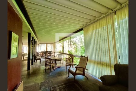 Casa à venda com 1500m², 6 quartos e 8 vagasSala