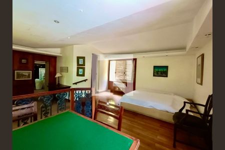 Casa à venda com 1500m², 6 quartos e 8 vagasSuíte