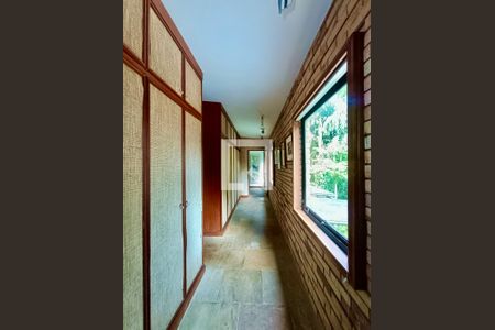 Casa à venda com 1500m², 6 quartos e 8 vagasCorredor suíte