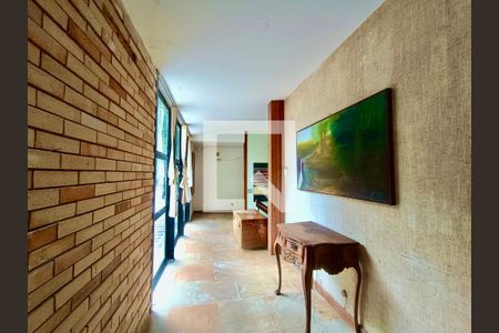 Casa à venda com 1500m², 6 quartos e 8 vagasCorredor