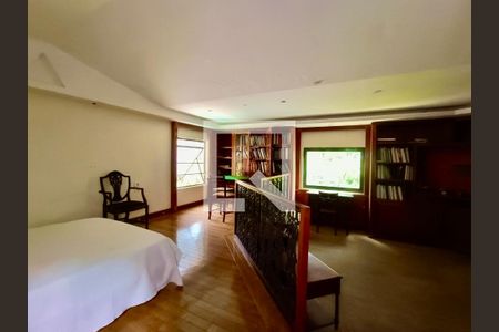 Casa à venda com 1500m², 6 quartos e 8 vagasSuíte