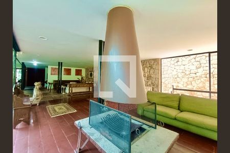 Casa à venda com 1500m², 6 quartos e 8 vagasSala