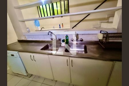 Casa à venda com 1500m², 6 quartos e 8 vagasCopa / Cozinha