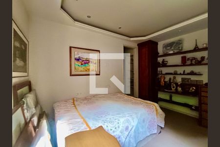 Casa à venda com 1500m², 6 quartos e 8 vagasSuíte