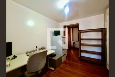 Casa à venda com 1500m², 6 quartos e 8 vagasQuarto