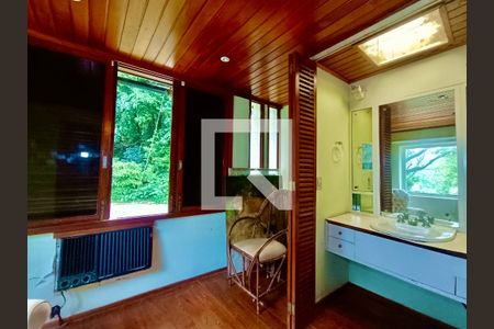 Casa à venda com 1500m², 6 quartos e 8 vagasSuíte