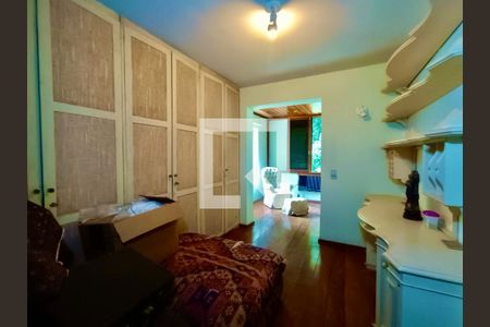 Casa à venda com 1500m², 6 quartos e 8 vagasSuíte