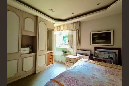 Casa à venda com 1500m², 6 quartos e 8 vagasSuíte