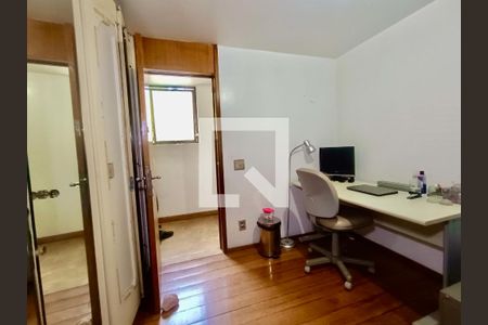 Casa à venda com 1500m², 6 quartos e 8 vagasQuarto