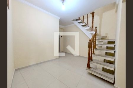 Casa para alugar com 170m², 3 quartos e 2 vagas Casa para alugar com 170m², 3 quartos e 2 vagasSala de Estar