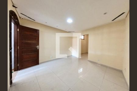 Casa para alugar com 170m², 3 quartos e 2 vagas Casa para alugar com 170m², 3 quartos e 2 vagasSala