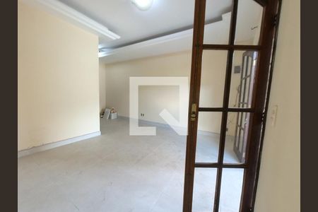 Casa para alugar com 170m², 3 quartos e 2 vagas Casa para alugar com 170m², 3 quartos e 2 vagasQuarto 1