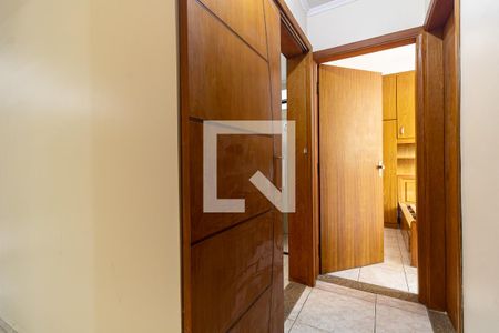 Corredor de apartamento para alugar com 3 quartos, 87m² em Jardim Patente, São Paulo