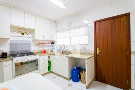 Casa à venda com 253m², 3 quartos e 3 vagas Casa à venda com 253m², 3 quartos e 3 vagasCozinha