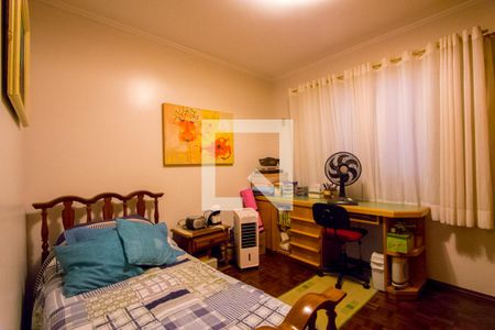 Casa à venda com 253m², 3 quartos e 3 vagas Casa à venda com 253m², 3 quartos e 3 vagasQuarto 2