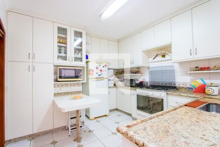 Casa à venda com 253m², 3 quartos e 3 vagas Casa à venda com 253m², 3 quartos e 3 vagasCozinha