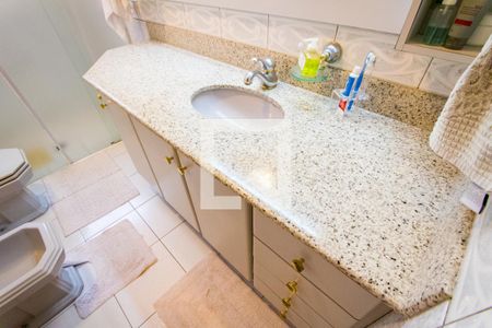 Casa à venda com 253m², 3 quartos e 3 vagas Casa à venda com 253m², 3 quartos e 3 vagasBanheiro do quarto 1