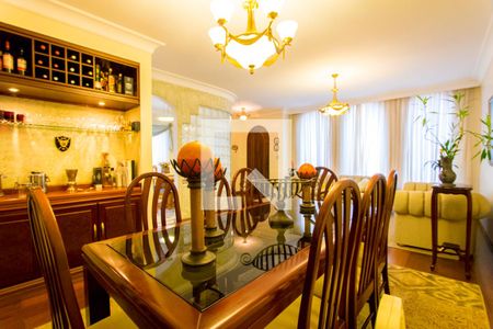 Sala de estar de casa à venda com 3 quartos, 253m² em Vila Floresta, Santo André