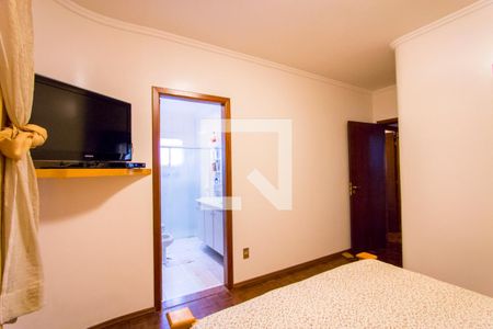 Casa à venda com 253m², 3 quartos e 3 vagas Casa à venda com 253m², 3 quartos e 3 vagasQuarto 1 - Suíte