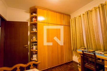 Casa à venda com 253m², 3 quartos e 3 vagas Casa à venda com 253m², 3 quartos e 3 vagasQuarto 3