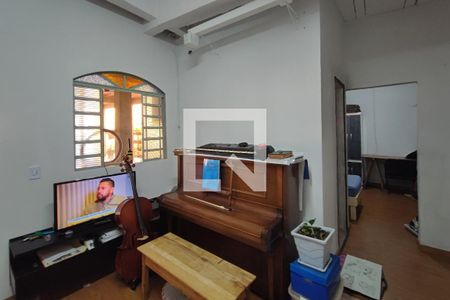 Casa à venda com 600m², 5 quartos e 5 vagasEdícula - Sala